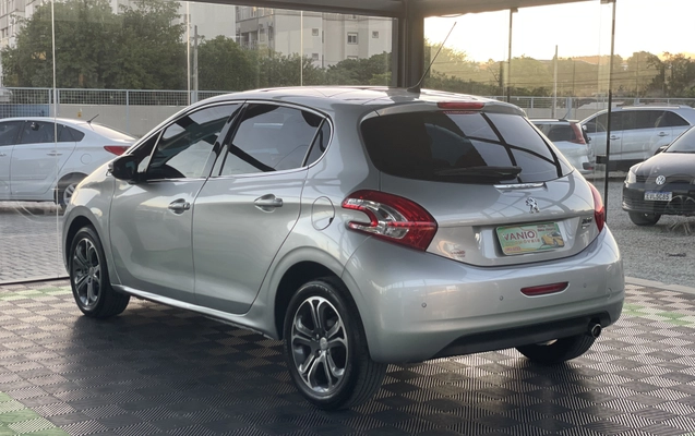 imagem-https://www.socarrao.com.br/sc-vehicle-images-prod/1365879/1778596618283-003_ba3d1bd183fbbf3dfcd84662581a9d43.jpeg