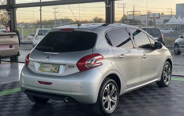 imagem-https://www.socarrao.com.br/sc-vehicle-images-prod/1365879/1778596618286-003_c3a0c477e273d38af8ced3f55531e8b7.jpeg