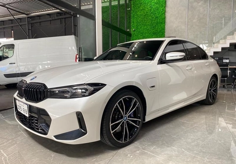 Bmw 330e 2024 Branco — foto 1 de 3