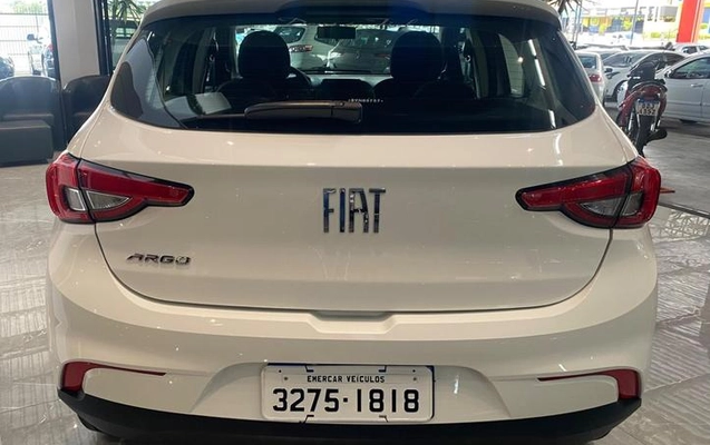 imagem-https://www.socarrao.com.br/sc-vehicle-images-prod/1368859/1788207962937-7555521_16_B_8d6c416d41.jpeg