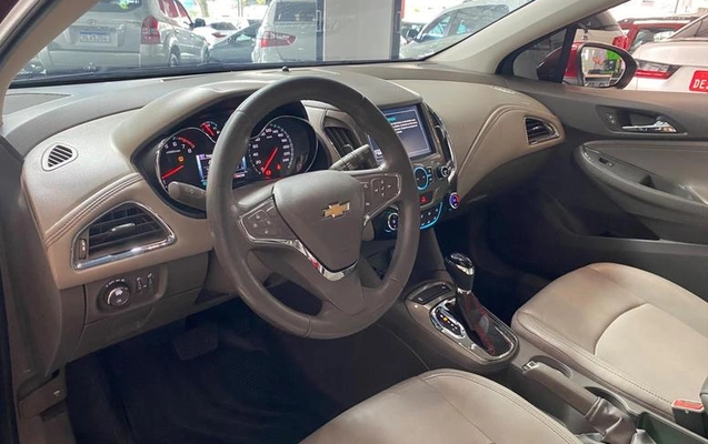 imagem-https://www.socarrao.com.br/sc-vehicle-images-prod/1368901/1787581486639-7884544_13_B_87875c4cab.jpeg