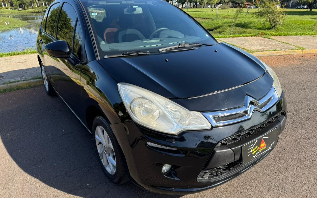 imagem-https://www.socarrao.com.br/sc-vehicle-images-prod/1375952/1778612097374-V2hhdHNBcHAgSW1hZ2UgMjAyNi0wNS0xMiBhdCAxNS4wOC4yNSAoMSkuanBlZw.jpeg