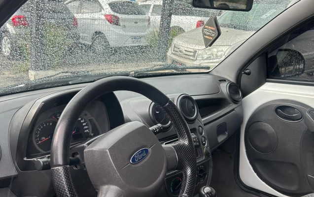 imagem-https://www.socarrao.com.br/sc-vehicle-images-prod/13763/1769987985098-6448215OR_1738083013_61_810.jpg