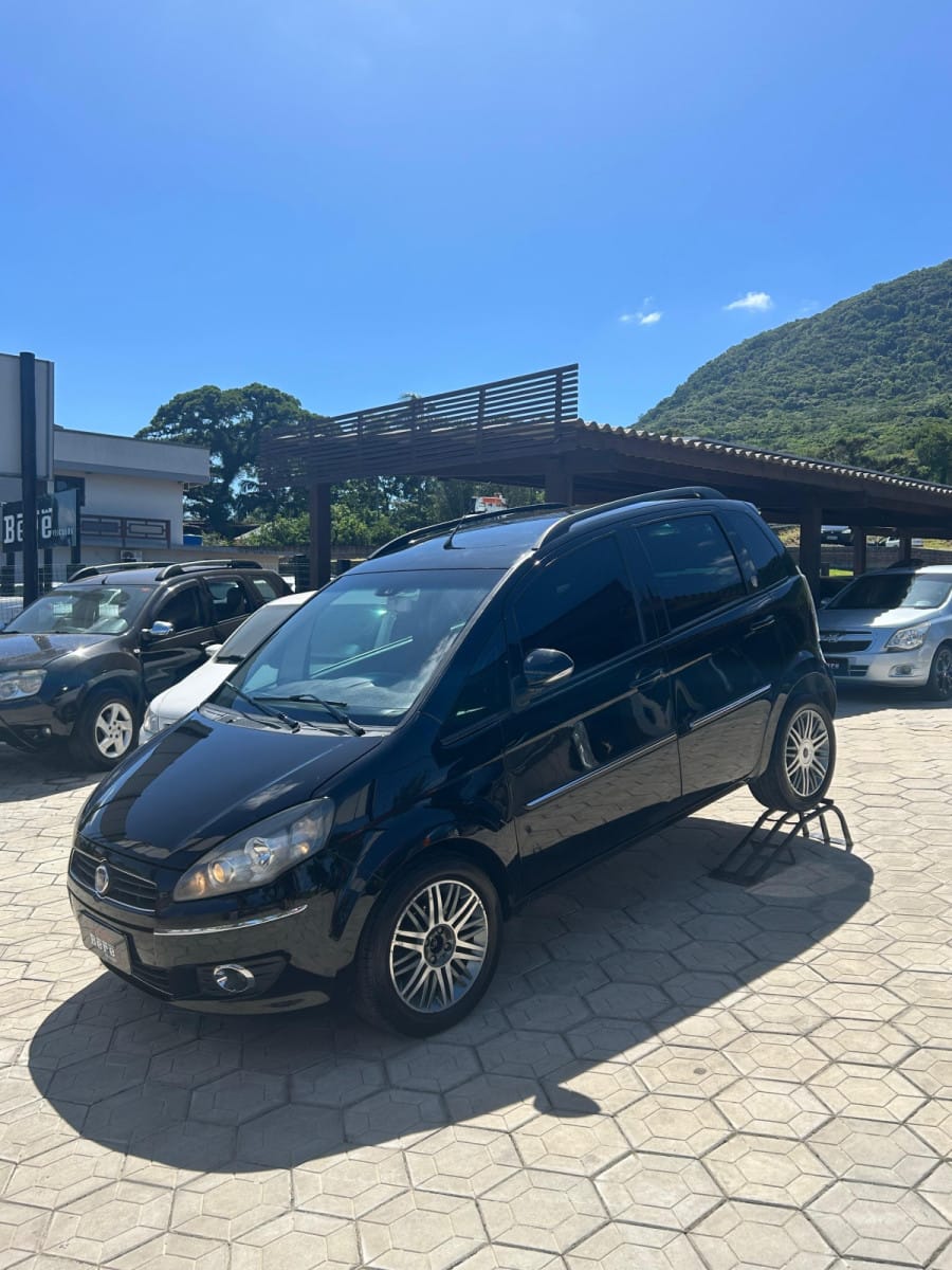 Fiat Idea ESSENCE 1.6 Flex 16V 5p na cor Preto no Osório / RS - 13765