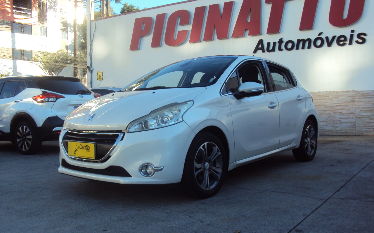 Peugeot 208 2014 Branco — foto 1 de 3
