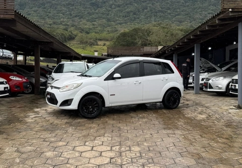 Ford Fiesta 2011 Branco — foto 1 de 3