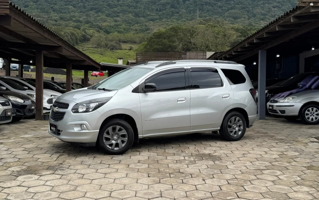 imagem-https://www.socarrao.com.br/sc-vehicle-images-prod/13793/1788901199536-As7FAjUgWG9EUUDEyJRxVuCwwVI5oOfg.jpg