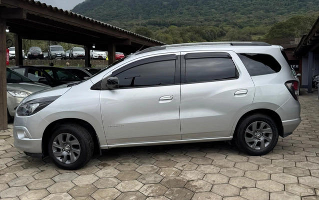 imagem-https://www.socarrao.com.br/sc-vehicle-images-prod/13793/1788901199539-lyLsyHv8ZpKx9bgaMl4a3mXgLcfpHF7Y.jpg