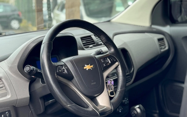 imagem-https://www.socarrao.com.br/sc-vehicle-images-prod/13793/1788901199540-UVZuYR3L6UwIWTy5102M4uW2NKodTyhC.jpg