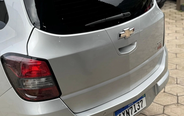 imagem-https://www.socarrao.com.br/sc-vehicle-images-prod/13793/1788901199542-9JlzTV6zRJKiEaSx70qJBQ5FHvqG7vkF.jpg
