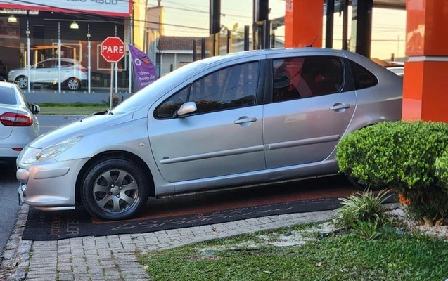 imagem-https://www.socarrao.com.br/sc-vehicle-images-prod/1379744/1786631482848-8017053_2_B_157102b31c.jpeg
