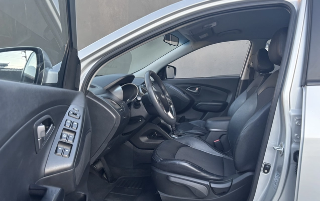 imagem-https://www.socarrao.com.br/sc-vehicle-images-prod/1380878/1778620308647-003_64cd80c3d850c245811a6bc8d0610b6c.jpeg