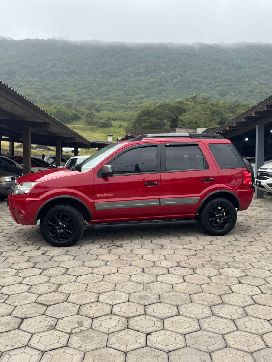 Ford EcoSport 2012 Vermelho — foto 1 de 3