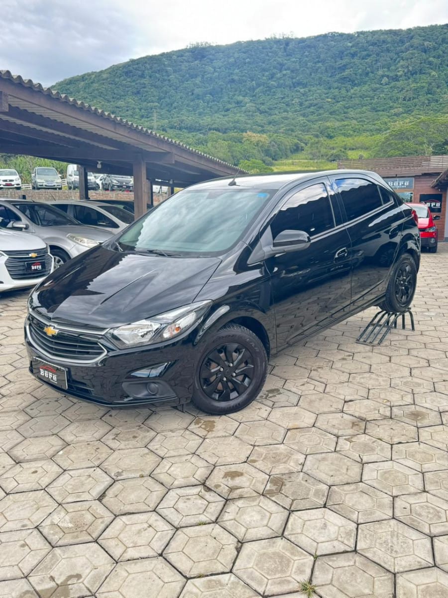 Chevrolet Onix 2017 Preto — foto 1 de 3
