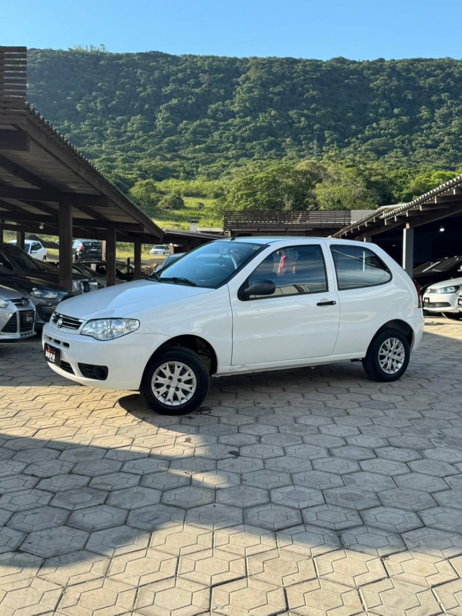 Fiat Palio 2015 Branco — foto 1 de 3