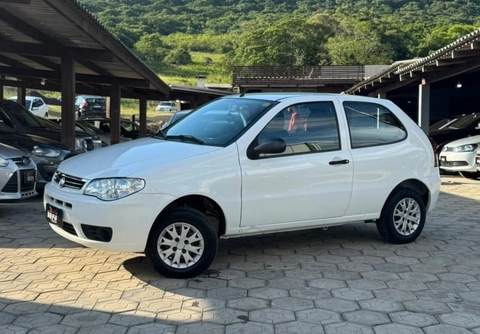 Fiat Palio 2015 Branco — foto 1 de 3