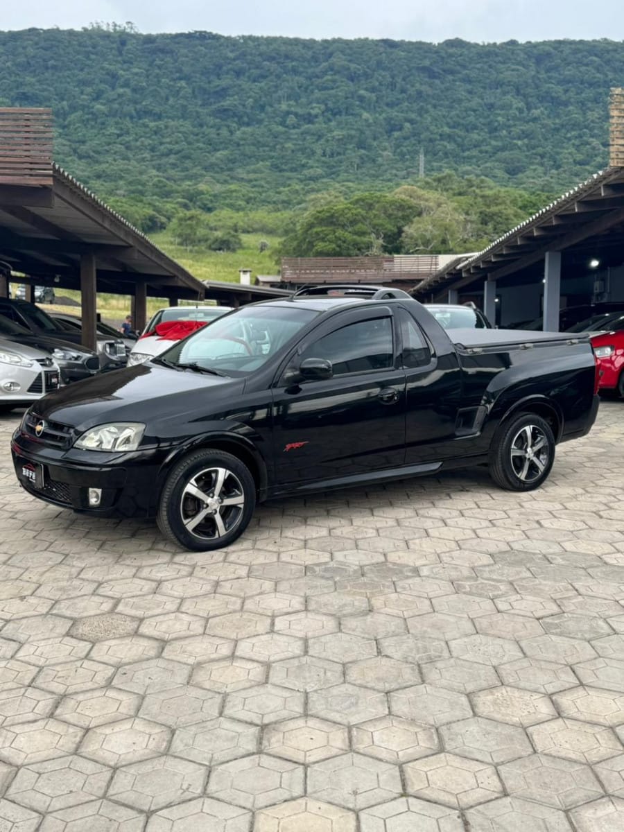 Chevrolet Montana 2005 Preto — foto 1 de 3