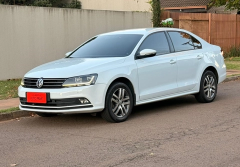 Volkswagen Jetta 2018 Branco — foto 1 de 3