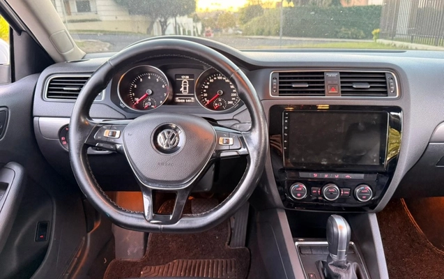 imagem-https://www.socarrao.com.br/sc-vehicle-images-prod/1399067/1778670650496-8_102307.jpg