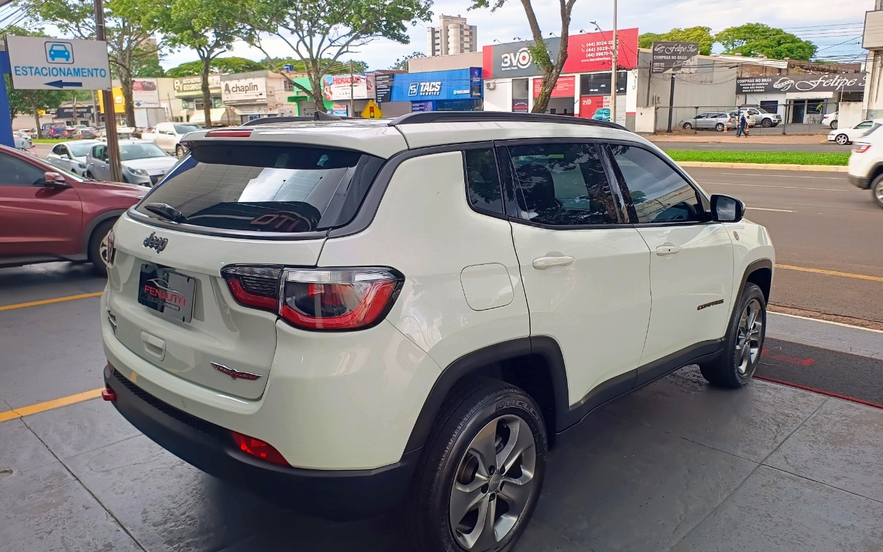 imagem-https://www.socarrao.com.br/sc-vehicle-images-prod/1399186/1778674003986-SkVFUCBDT01QQVNTIDIuMCBESUVTRUwgVFJBSUxIQVdLIDRYNCBBVVRPTcOBVElDTyAyMDE3IEJSQU5DQSA0LmpwZw.jpg