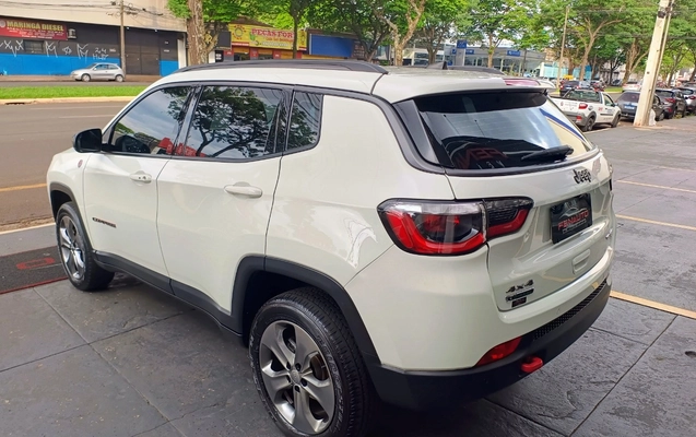 imagem-https://www.socarrao.com.br/sc-vehicle-images-prod/1399186/1778674004168-SkVFUCBDT01QQVNTIDIuMCBESUVTRUwgVFJBSUxIQVdLIDRYNCBBVVRPTcOBVElDTyAyMDE3IEJSQU5DQSA1LmpwZw.jpg