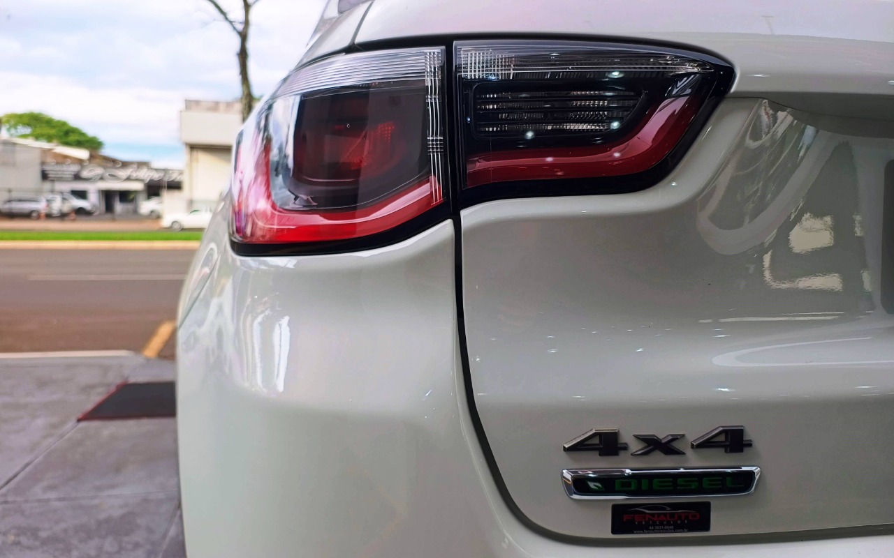 imagem-https://www.socarrao.com.br/sc-vehicle-images-prod/1399186/1778674004267-SkVFUCBDT01QQVNTIDIuMCBESUVTRUwgVFJBSUxIQVdLIDRYNCBBVVRPTcOBVElDTyAyMDE3IEJSQU5DQSA2LmpwZw.jpg