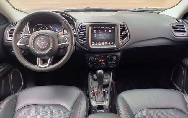 imagem-https://www.socarrao.com.br/sc-vehicle-images-prod/1399186/1778674004824-SkVFUCBDT01QQVNTIDIuMCBESUVTRUwgVFJBSUxIQVdLIDRYNCBBVVRPTcOBVElDTyAyMDE3IEJSQU5DQSAxMS5qcGc.jpg