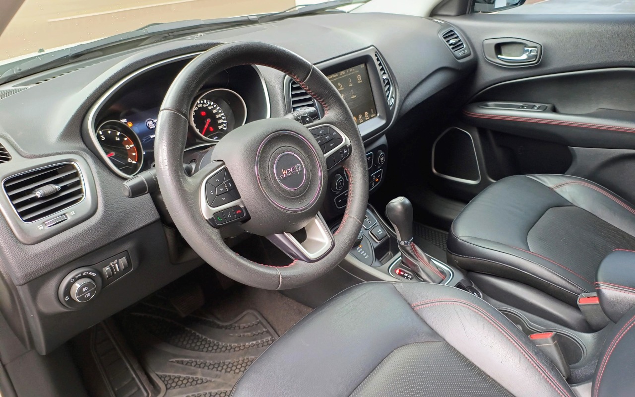 imagem-https://www.socarrao.com.br/sc-vehicle-images-prod/1399186/1778674005129-SkVFUCBDT01QQVNTIDIuMCBESUVTRUwgVFJBSUxIQVdLIDRYNCBBVVRPTcOBVElDTyAyMDE3IEJSQU5DQSAxNC5qcGc.jpg