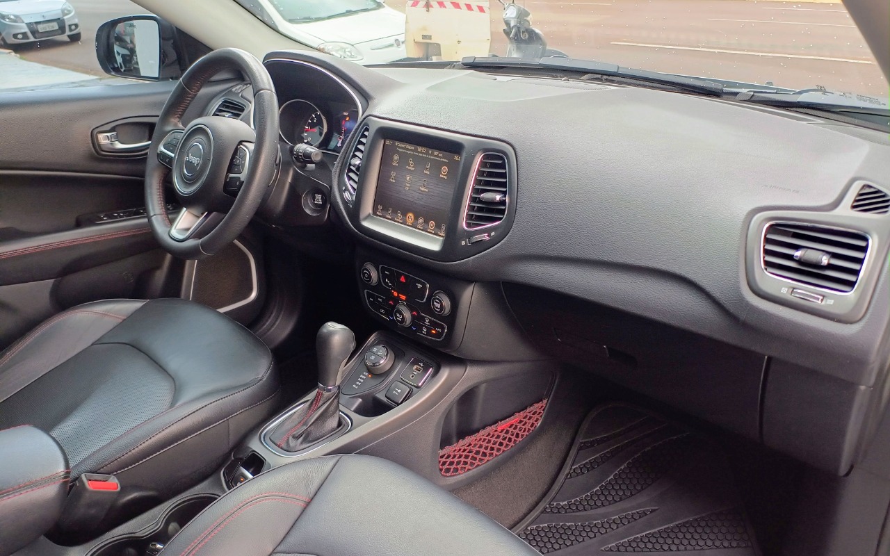imagem-https://www.socarrao.com.br/sc-vehicle-images-prod/1399186/1778674005276-SkVFUCBDT01QQVNTIDIuMCBESUVTRUwgVFJBSUxIQVdLIDRYNCBBVVRPTcOBVElDTyAyMDE3IEJSQU5DQSAxNS5qcGc.jpg