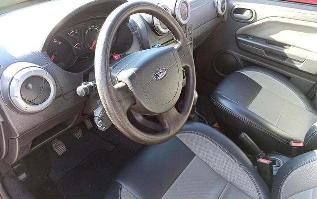 imagem-https://www.socarrao.com.br/sc-vehicle-images-prod/1400608/1790352491660-8082356_8_B_cc17bc8475.jpeg