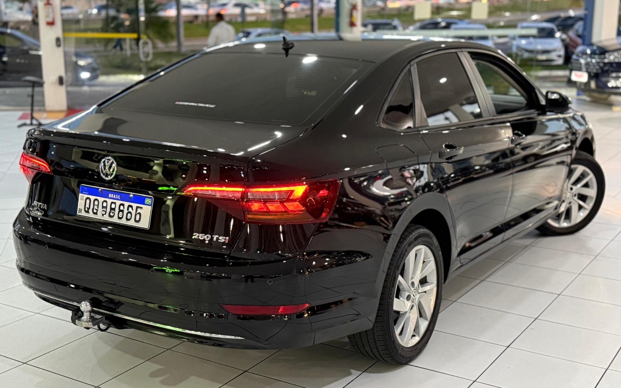 imagem-https://www.socarrao.com.br/sc-vehicle-images-prod/1402361/1778678497083-NmE2ZjkxNmMtNzljMi00YmIxLThhODQtOTdmODUxNjQ2NmEwLmpwZWc.jpeg