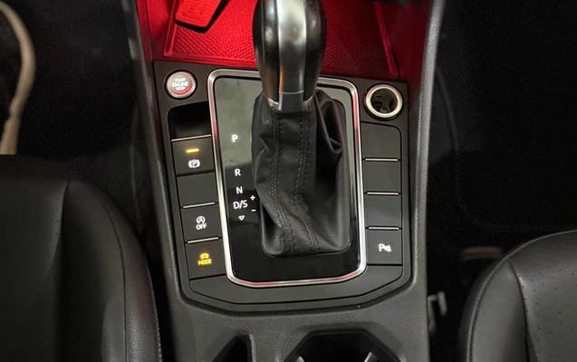imagem-https://www.socarrao.com.br/sc-vehicle-images-prod/1402361/1778678497927-NWYzOWMwMGYtMTg0Ni00YjY4LTljOWQtNDY0NGY0MDQ1NTQwLmpwZWc.jpeg