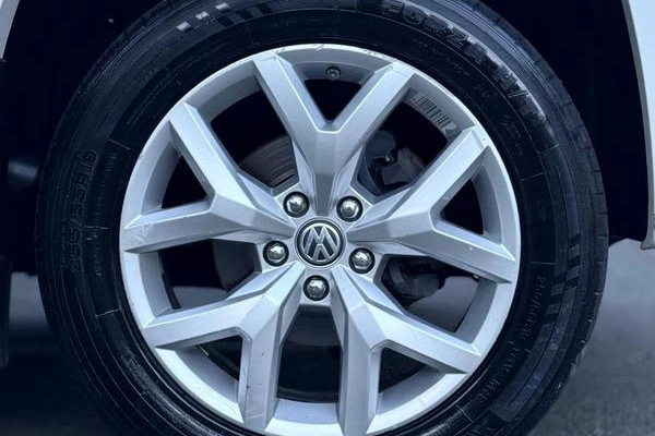 imagem-https://www.socarrao.com.br/sc-vehicle-images-prod/1410551/1785961810284-8073494_13_B_f6de9b4e9e.jpeg