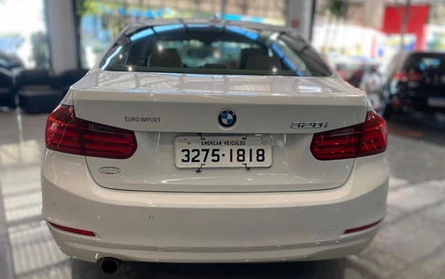 imagem-https://www.socarrao.com.br/sc-vehicle-images-prod/1413245/1787578790152-8065905_13_B_5df47042fe.jpeg