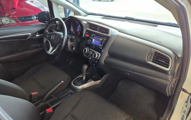 imagem-https://www.socarrao.com.br/sc-vehicle-images-prod/1414997/1778697885993-MjAyNjAzMDVfMTUwNjI5LmpwZy5qcGVn.jpeg