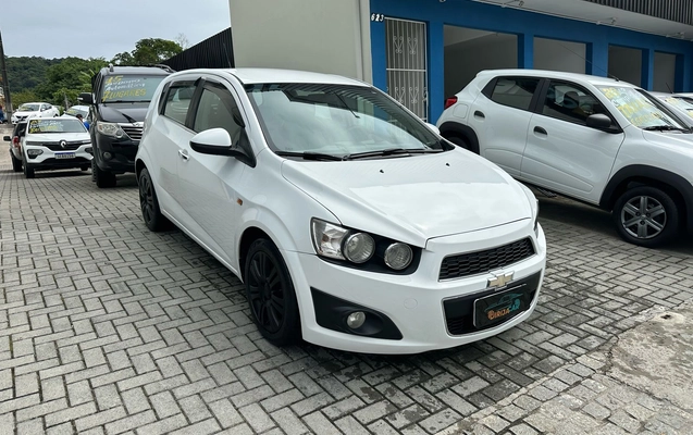 imagem-https://www.socarrao.com.br/sc-vehicle-images-prod/1417691/1783788238539-a144849d-bde3-43c8-97f4-ff2b7e1aec99.jpeg
