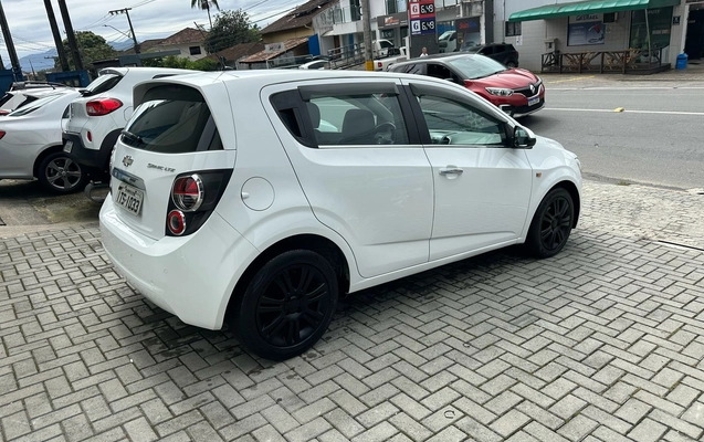 imagem-https://www.socarrao.com.br/sc-vehicle-images-prod/1417691/1783788238541-8c3a29ed-39b0-45c6-a27d-ed85d20be303.jpeg