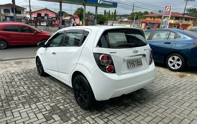 imagem-https://www.socarrao.com.br/sc-vehicle-images-prod/1417691/1783788238543-c426a5c4-5c13-422a-a6f3-6c6d1a09f170.jpeg