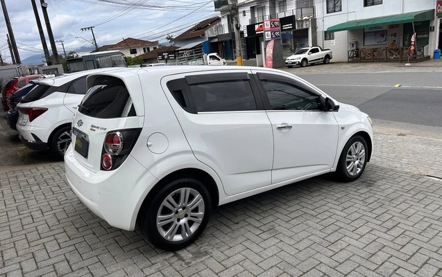 imagem-https://www.socarrao.com.br/sc-vehicle-images-prod/1417691/1792240739358-c97ade28-0d91-4bce-950e-b28bba6cc280.jpeg