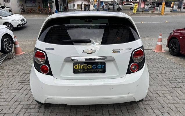 imagem-https://www.socarrao.com.br/sc-vehicle-images-prod/1417691/1792240739360-8d513067-b53f-4a07-94eb-b5d2b32575b2.jpeg