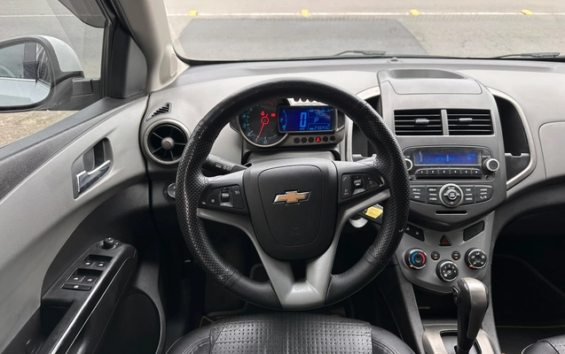 imagem-https://www.socarrao.com.br/sc-vehicle-images-prod/1417691/1792240739364-aed9e478-3443-4fbd-84e7-da12f5c3b3e5.jpeg