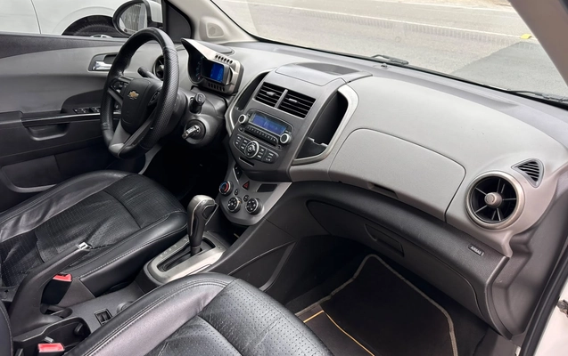 imagem-https://www.socarrao.com.br/sc-vehicle-images-prod/1417691/1792240739365-43189eae-5ada-4f25-bda5-3104dae1a35d.jpeg