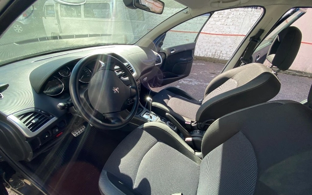 imagem-https://www.socarrao.com.br/sc-vehicle-images-prod/1418825/1784306280957-gb-76282c6.jpeg