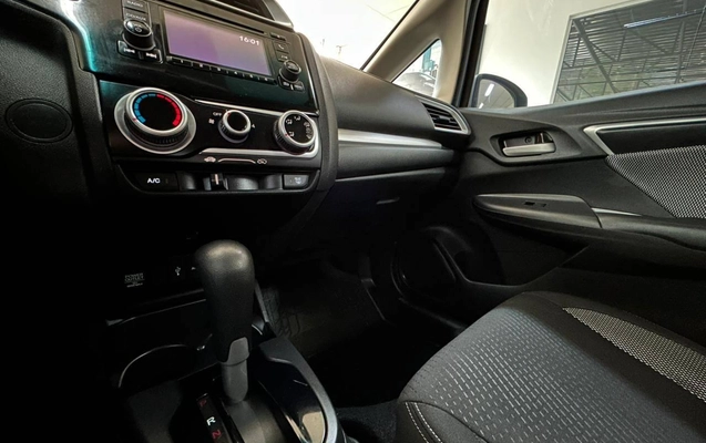 imagem-https://www.socarrao.com.br/sc-vehicle-images-prod/1418917/1782393853224-675b5886068e470294573d6f7a98da7c_1781022223971.jpg