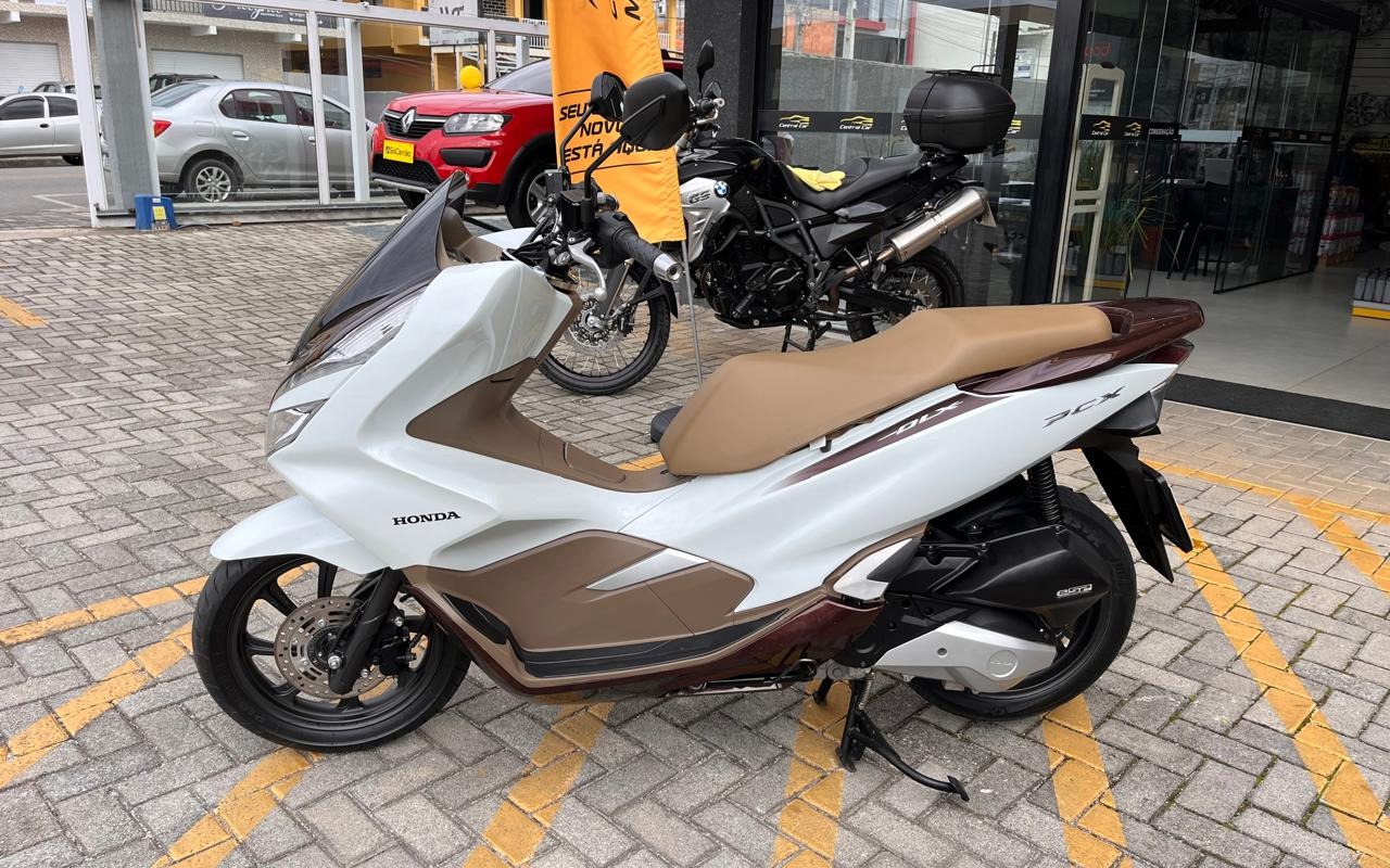 Honda PCX 150/DLX  na cor Branco em Campina Grande do Sul / PR - 1419186