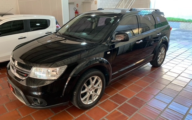 imagem-https://www.socarrao.com.br/sc-vehicle-images-prod/14204/1789139831315-Irzd50p9yyFLtQa4U3mfXmpL1y0O7NAe.jpg