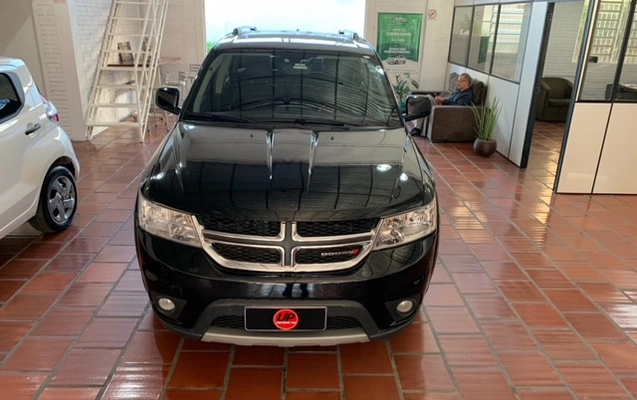 imagem-https://www.socarrao.com.br/sc-vehicle-images-prod/14204/1789139831316-wvaeGLlZWoIqSkl2HI8xikLxQzyAFGVc.jpg