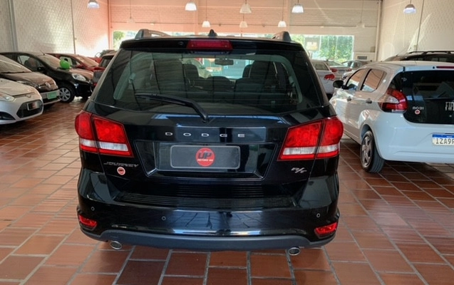 imagem-https://www.socarrao.com.br/sc-vehicle-images-prod/14204/1789139831317-6Tdn0CbOTkvYTL4jgQeS0jZ2y64GmZUx.jpg