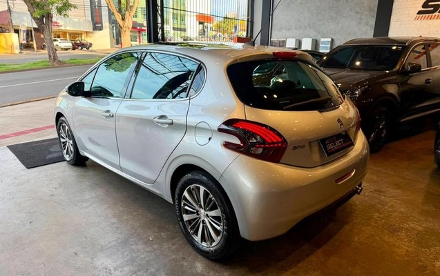 imagem-https://www.socarrao.com.br/sc-vehicle-images-prod/1421931/1789395996205-8085692_14_B_c28df9b87a.jpeg