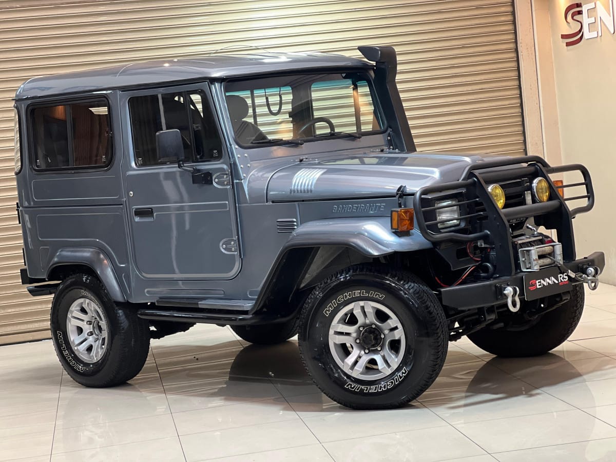 Toyota Bandeirante Jipe 4x4 Sport 3.7 Diesel na cor Cinza no Cachoeirinha / RS - 14229